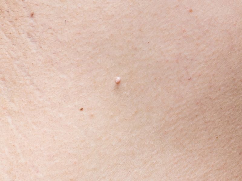 Erkaklar ayollarning ichki kiyimida kiyinib, jinsiy aloqada bolishadi